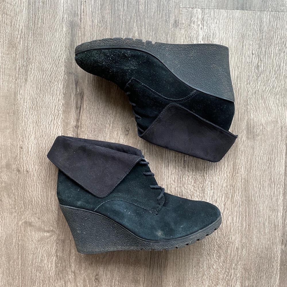 Mia Suede Wedge Heels 9.5